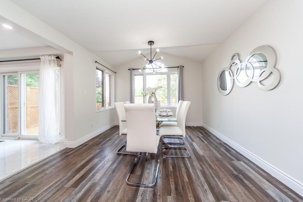 Main-579 Windjammer Way, Waterloo, ON - Indoor Photo Showing Dining Room