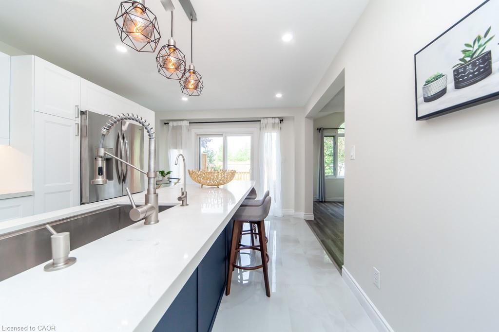 Main-579 Windjammer Way, Waterloo, ON - Indoor