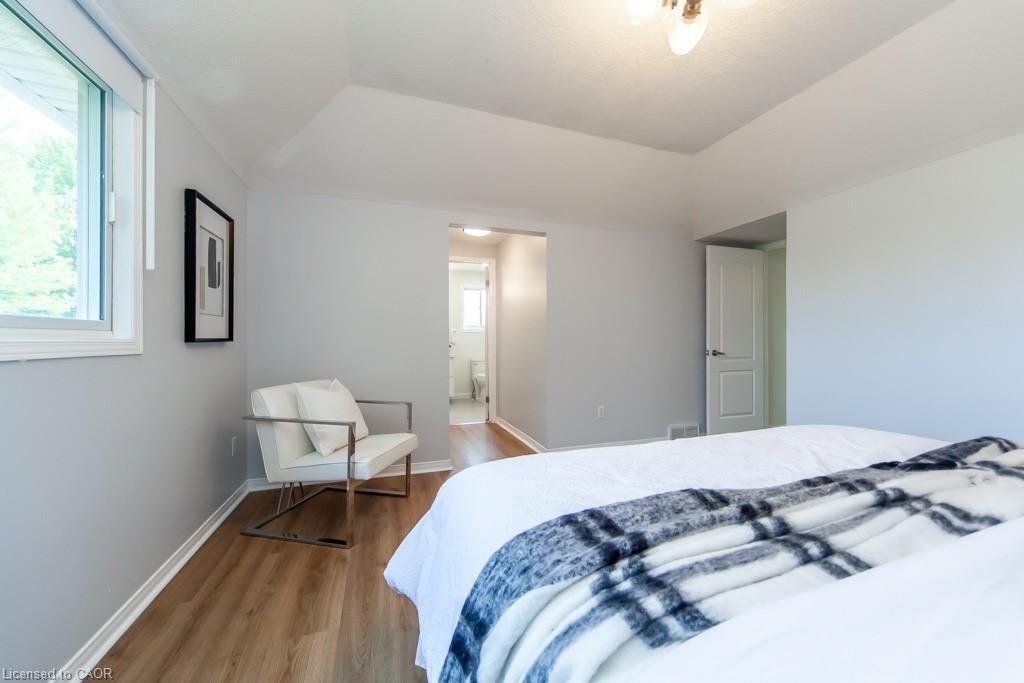 Main-579 Windjammer Way, Waterloo, ON - Indoor Photo Showing Bedroom