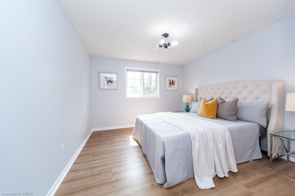 Main-579 Windjammer Way, Waterloo, ON - Indoor Photo Showing Bedroom