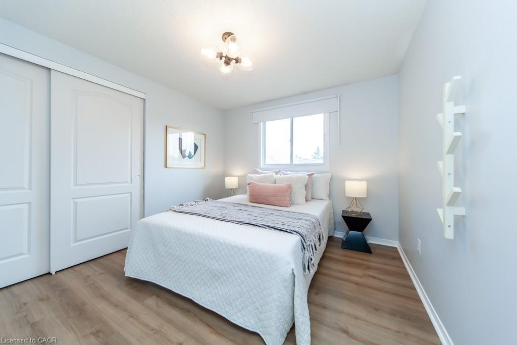 Main-579 Windjammer Way, Waterloo, ON - Indoor Photo Showing Bedroom