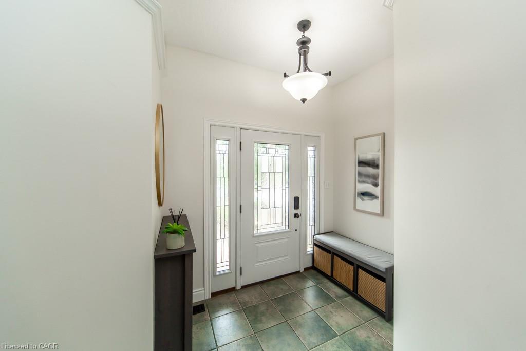 Main-579 Windjammer Way, Waterloo, ON - Indoor Photo Showing Other Room