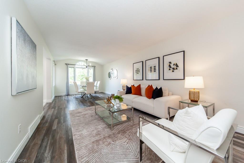 Main-579 Windjammer Way, Waterloo, ON - Indoor Photo Showing Living Room