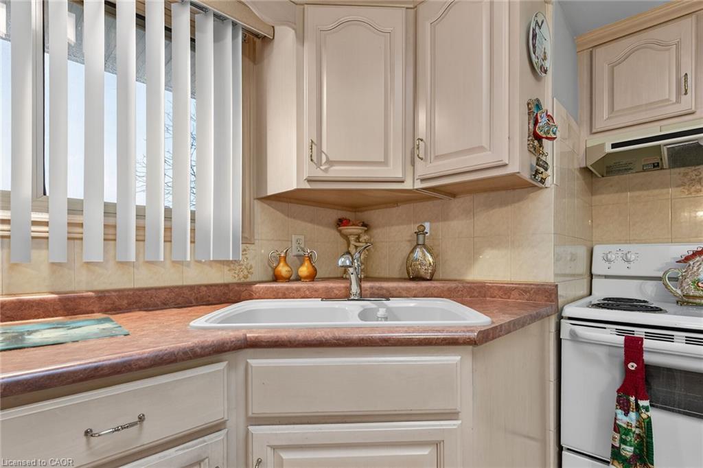 255 Highway 8, Hamilton, ON - Indoor Photo Showing Kitchen With Double Sink