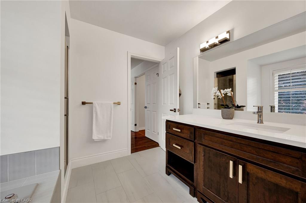 250 Grey Squirrel Place, Waterloo, ON - Indoor Photo Showing Bathroom