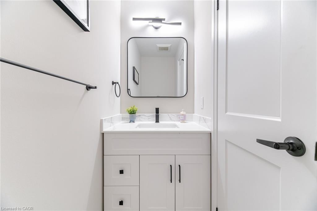 2392 Arnold Crescent, Burlington, ON - Indoor