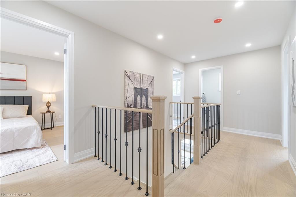 2392 Arnold Crescent, Burlington, ON - Indoor Photo Showing Other Room