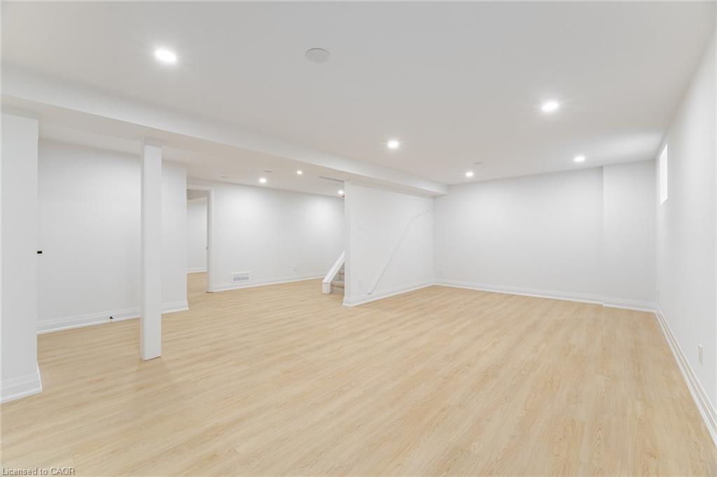 2392 Arnold Crescent, Burlington, ON - Indoor