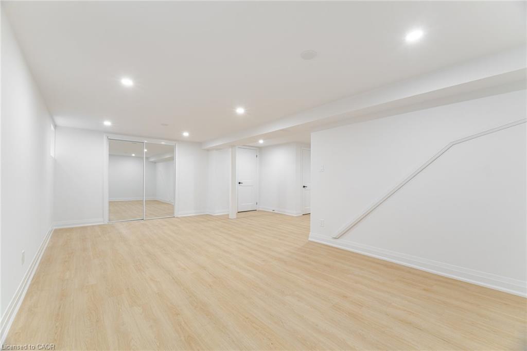 2392 Arnold Crescent, Burlington, ON - Indoor Photo Showing Other Room