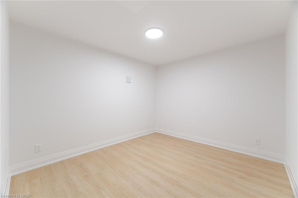 2392 Arnold Crescent, Burlington, ON - Indoor Photo Showing Other Room