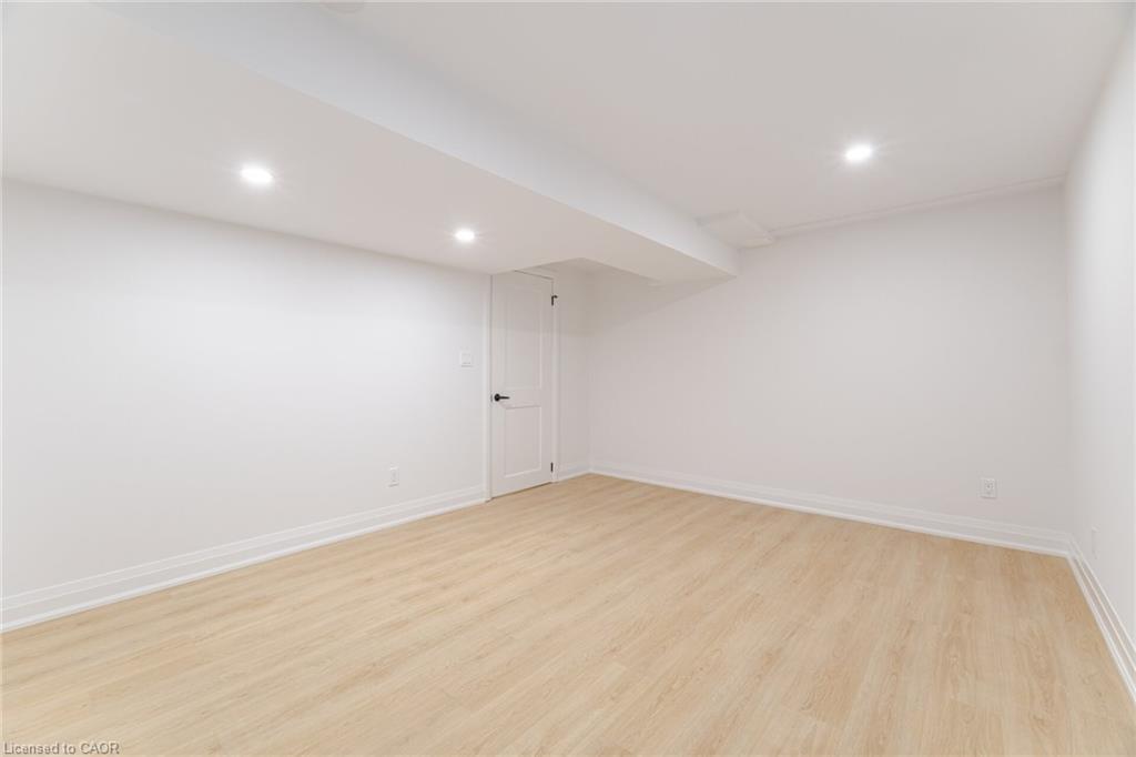 2392 Arnold Crescent, Burlington, ON - Indoor