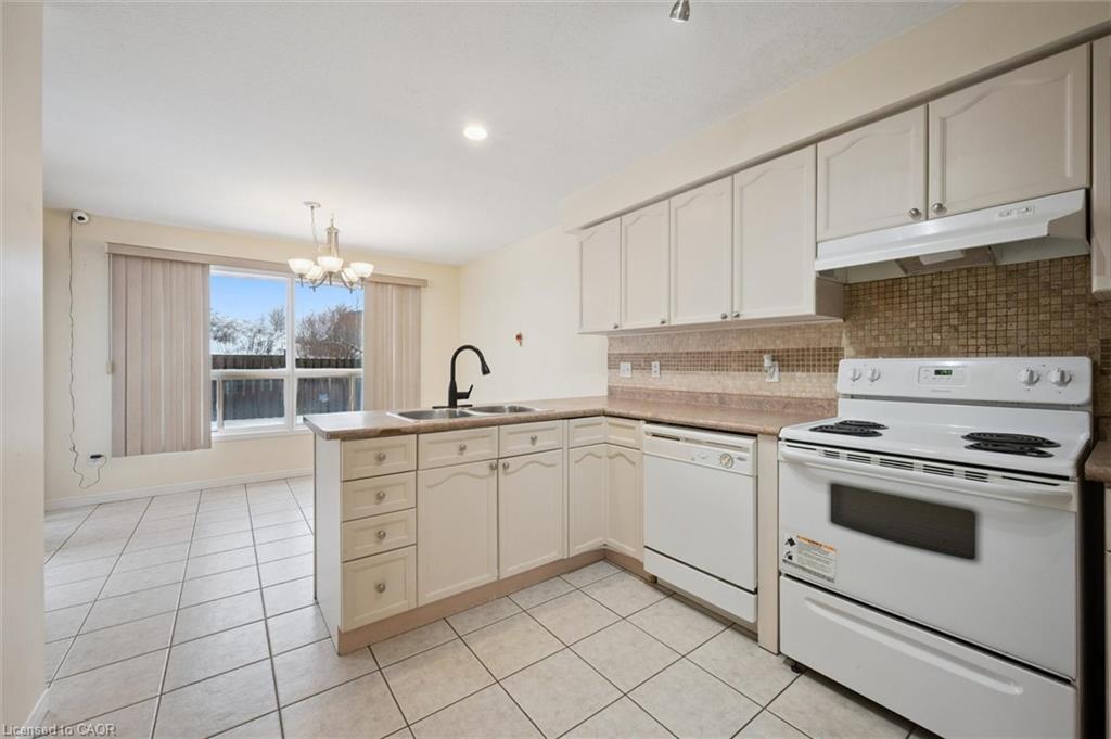 76 Templewood Drive, Kitchener, ON - Indoor Photo Showing Kitchen With Double Sink