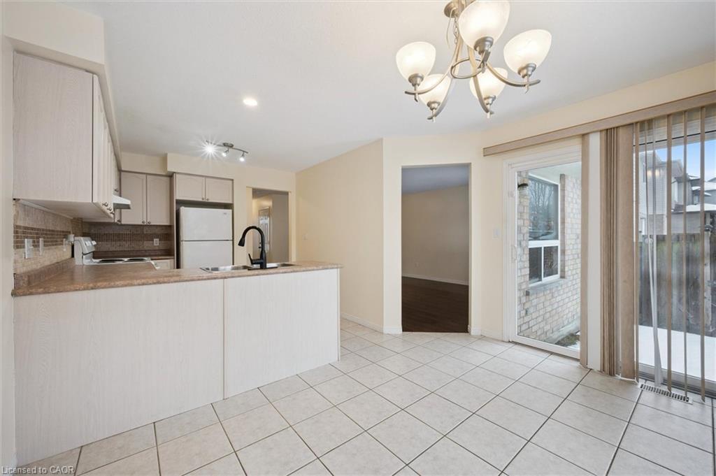 76 Templewood Drive, Kitchener, ON - Indoor Photo Showing Kitchen