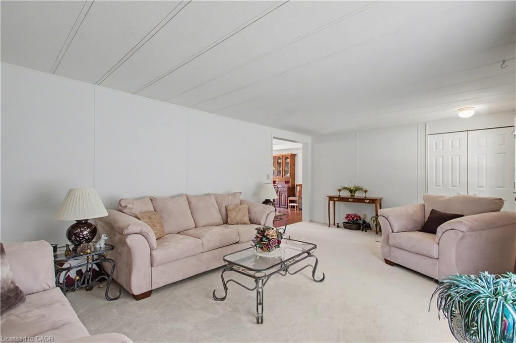 321-10085 Culloden Road, Eden, ON - Indoor Photo Showing Living Room