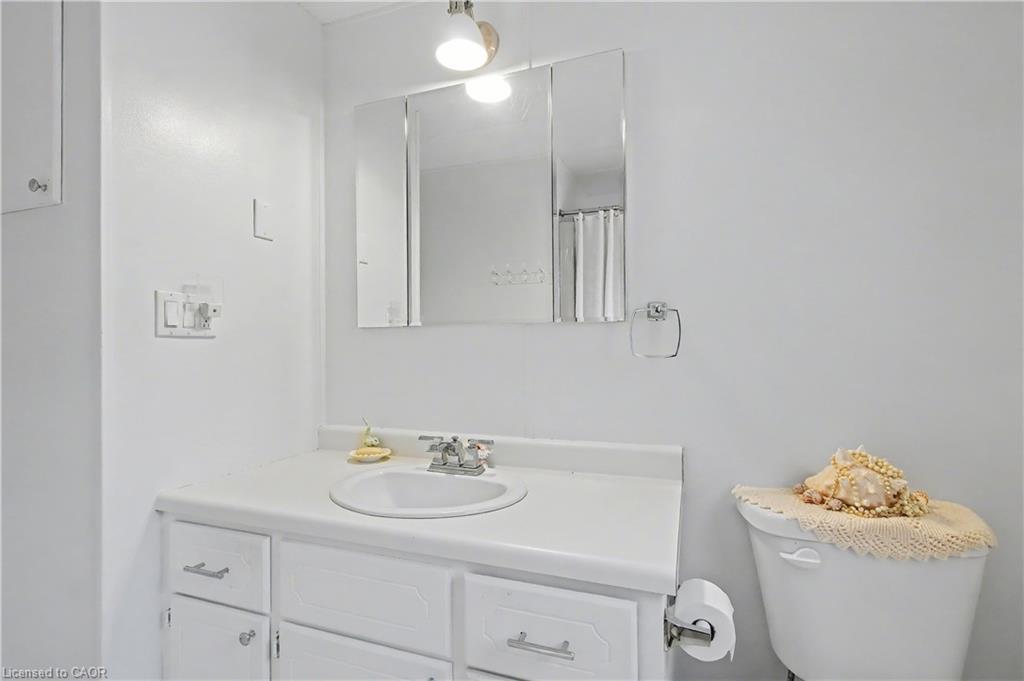321-10085 Culloden Road, Eden, ON - Indoor Photo Showing Bathroom