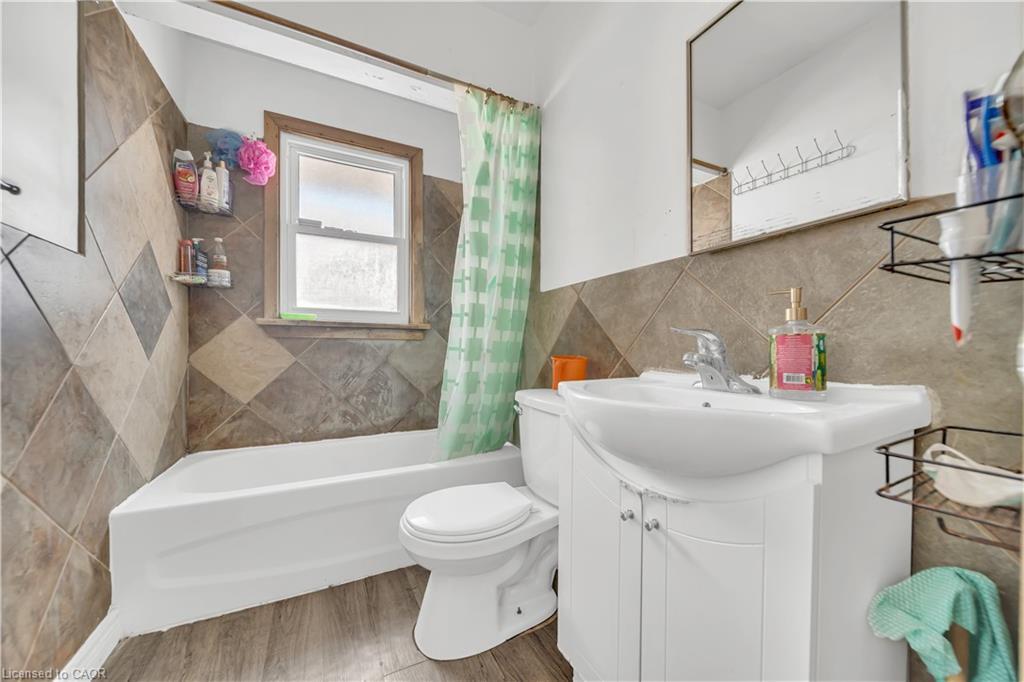 259 Franklin Street S, Kitchener, ON - Indoor Photo Showing Bathroom