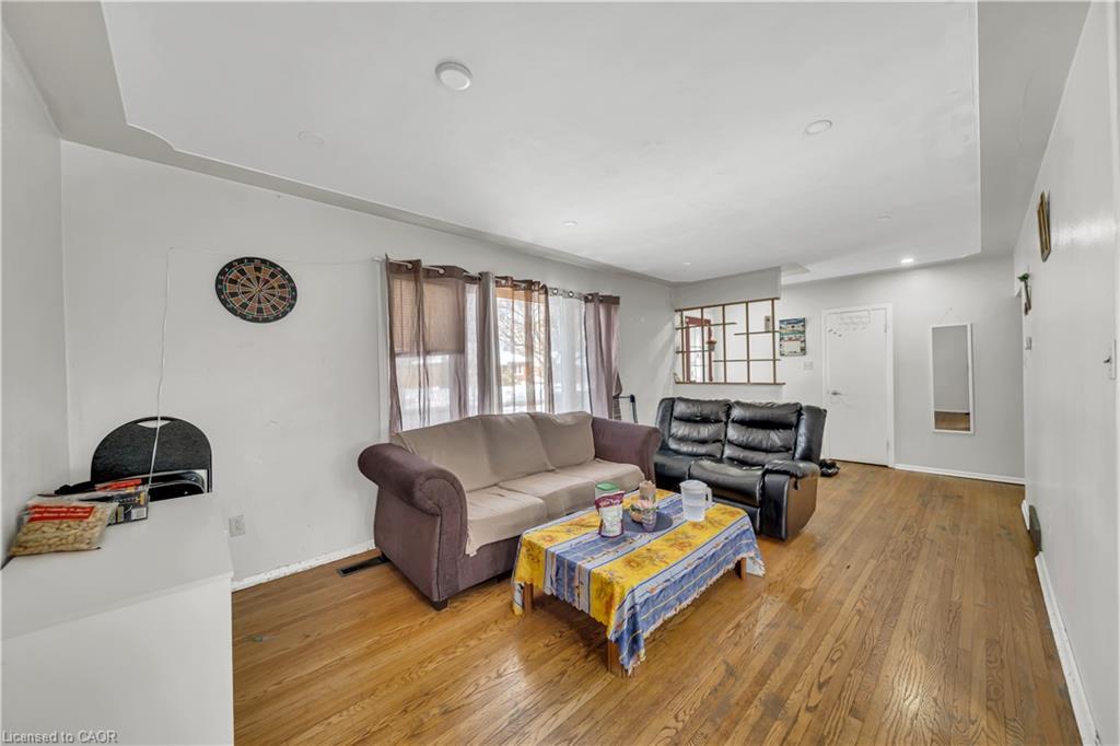 259 Franklin Street S, Kitchener, ON - Indoor Photo Showing Living Room