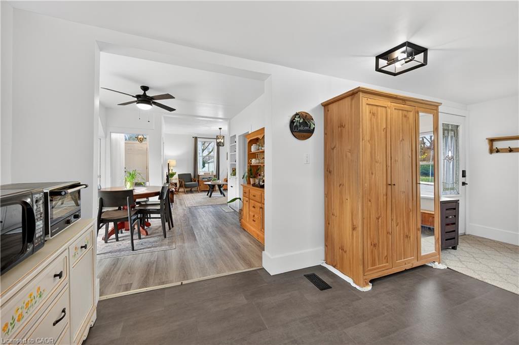 103 Charles Street W, Ingersoll, ON - Indoor