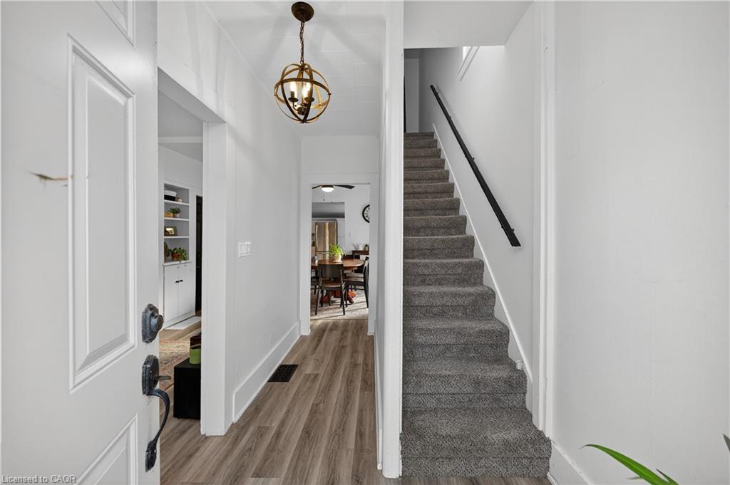 103 Charles Street W, Ingersoll, ON - Indoor Photo Showing Other Room