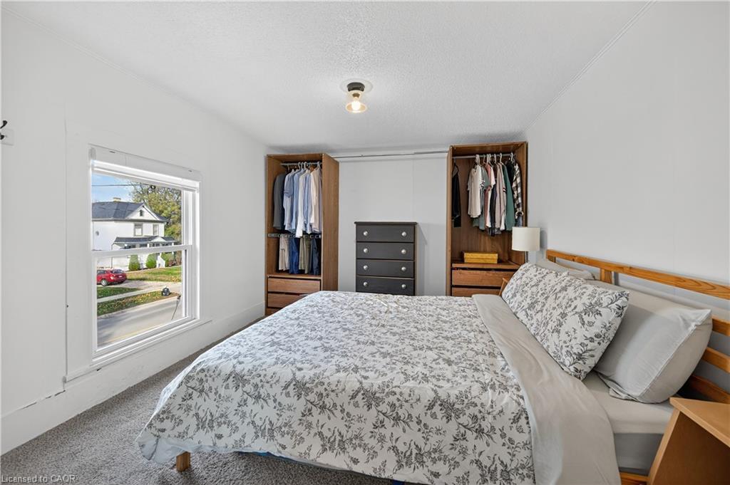 103 Charles Street W, Ingersoll, ON - Indoor Photo Showing Bedroom