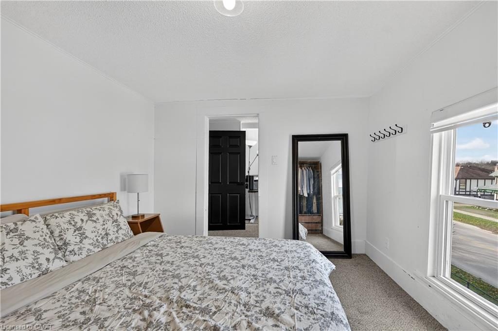 103 Charles Street W, Ingersoll, ON - Indoor Photo Showing Bedroom