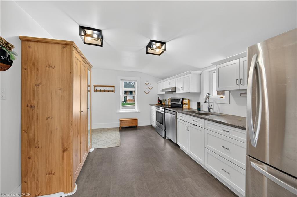103 Charles Street W, Ingersoll, ON - Indoor Photo Showing Kitchen With Stainless Steel Kitchen