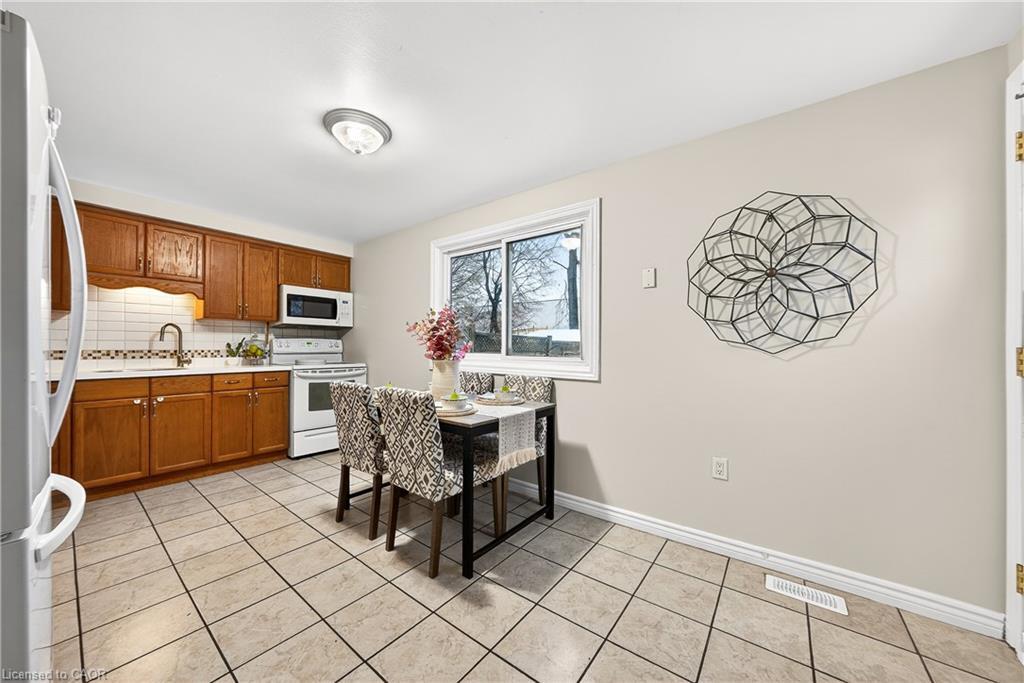 49 Ferguson Avenue, Cambridge, ON - Indoor Photo Showing Kitchen