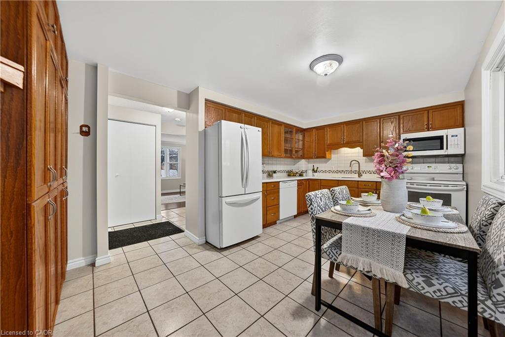 49 Ferguson Avenue, Cambridge, ON - Indoor Photo Showing Kitchen