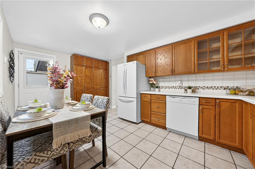 49 Ferguson Avenue, Cambridge, ON - Indoor Photo Showing Kitchen