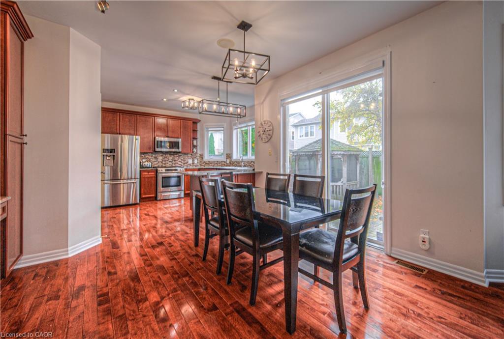 47 Dellgrove Circle, Cambridge, ON - Indoor Photo Showing Dining Room