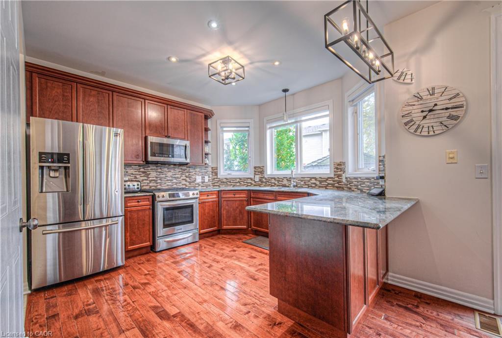 47 Dellgrove Circle, Cambridge, ON - Indoor Photo Showing Kitchen