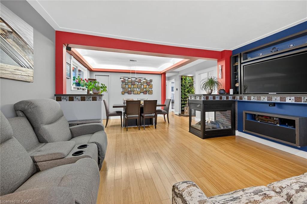 72 Viceroy Court, Hamilton, ON - Indoor Photo Showing Living Room