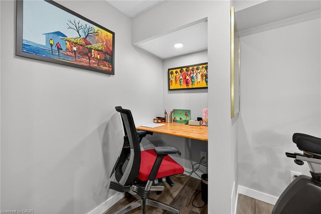 72 Viceroy Court, Hamilton, ON - Indoor Photo Showing Office
