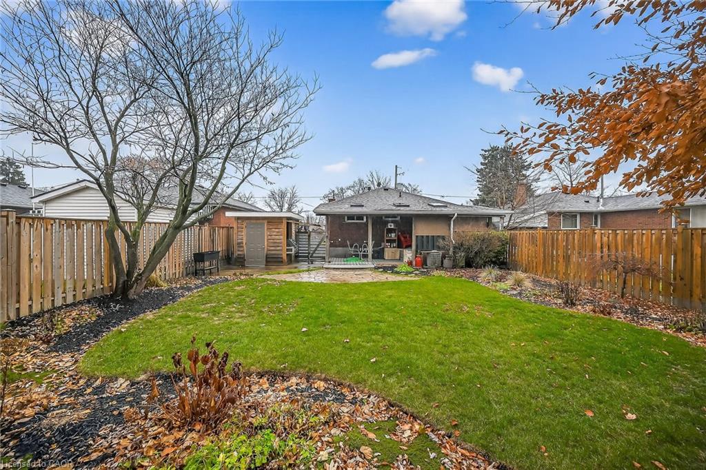 72 Viceroy Court, Hamilton, ON - Outdoor With Backyard