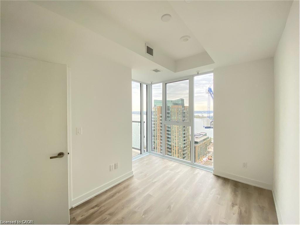 2206-370 Martha Street, Burlington, ON - Indoor Photo Showing Other Room