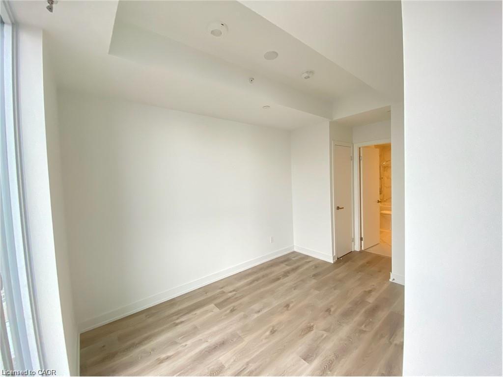 2206-370 Martha Street, Burlington, ON - Indoor Photo Showing Other Room