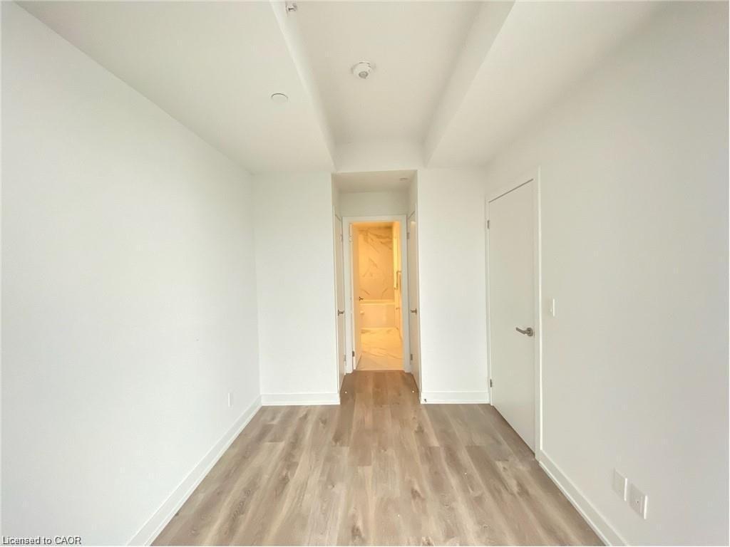 2206-370 Martha Street, Burlington, ON - Indoor Photo Showing Other Room