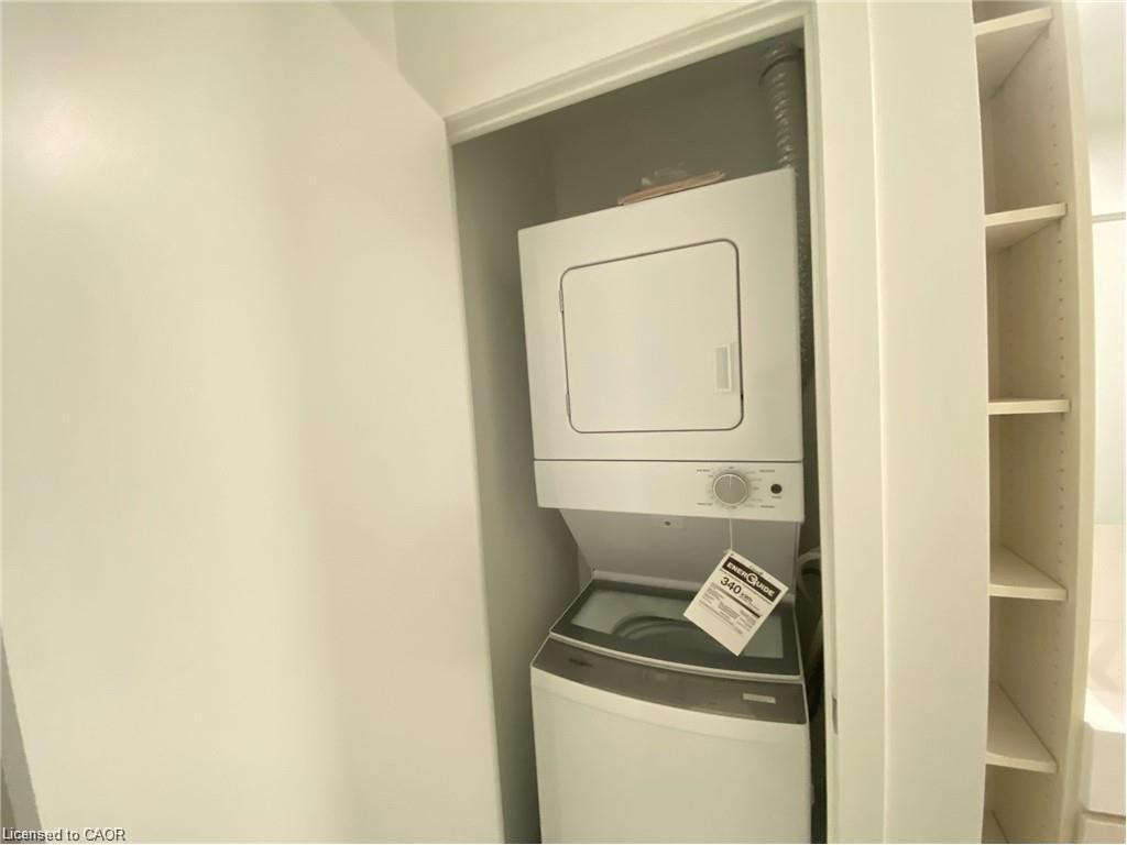 2206-370 Martha Street, Burlington, ON - Indoor Photo Showing Laundry Room
