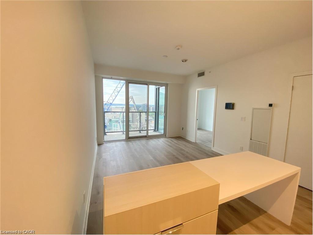 2206-370 Martha Street, Burlington, ON - Indoor Photo Showing Other Room