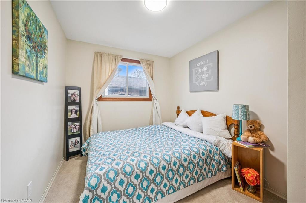 217 Johanna Drive, Cambridge, ON - Indoor Photo Showing Bedroom
