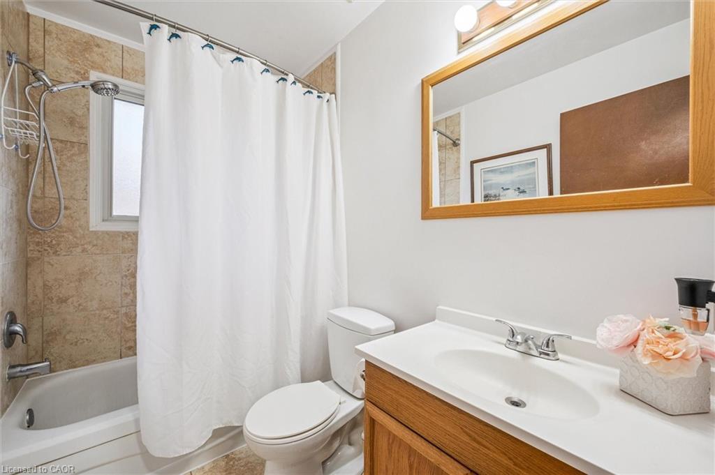 217 Johanna Drive, Cambridge, ON - Indoor Photo Showing Bathroom