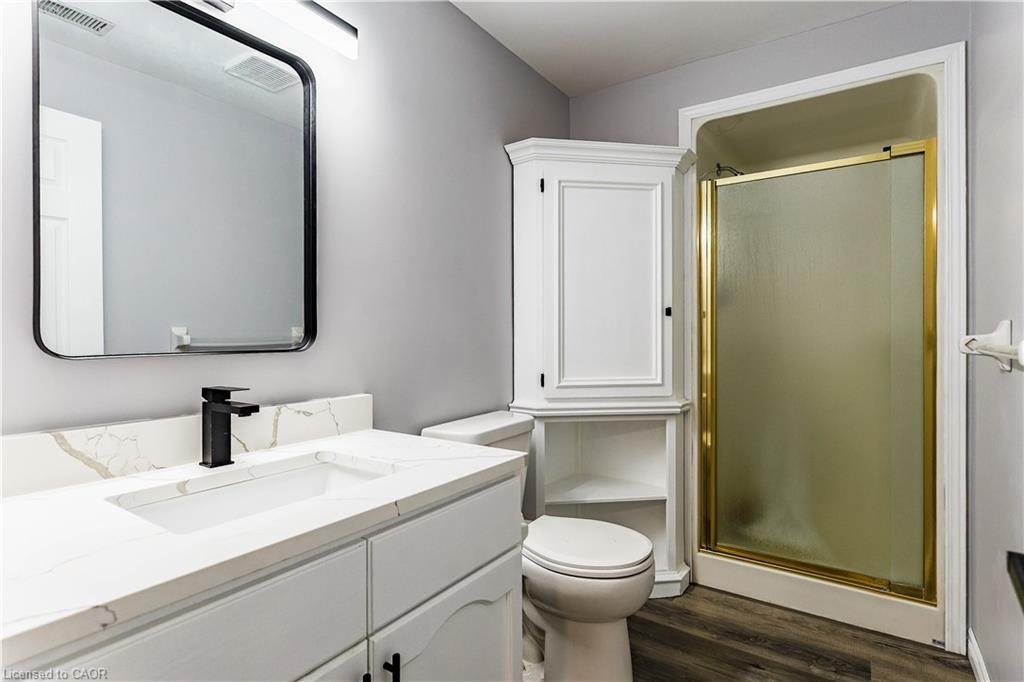 20-1030 Colborne Street E, Brantford, ON - Indoor Photo Showing Bathroom