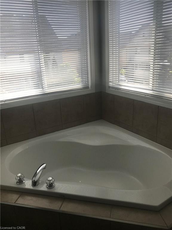 59 Mcfarlane Drive, Cambridge, ON - Indoor Photo Showing Bathroom