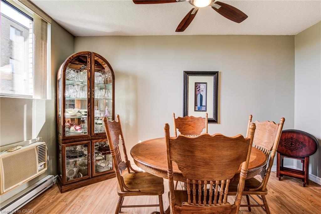405-89 Westwood Road, Guelph, ON - Indoor Photo Showing Dining Room