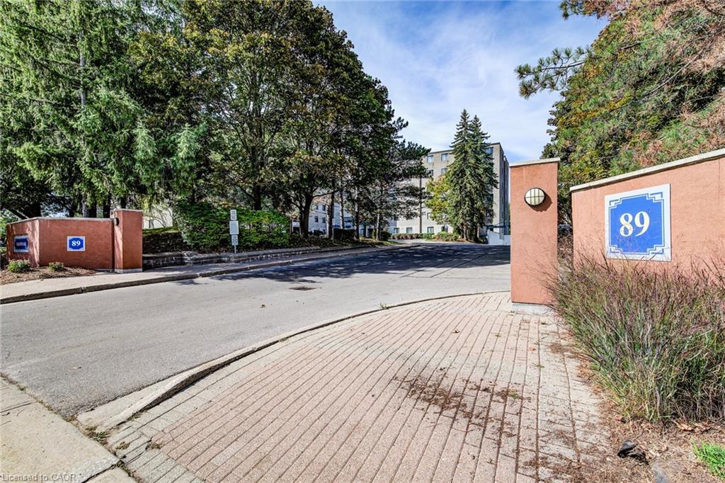 405-89 Westwood Road, Guelph, ON - Outdoor