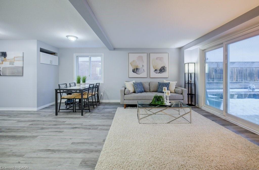 33 Orchid Crescent, Kitchener, ON - Indoor Photo Showing Living Room