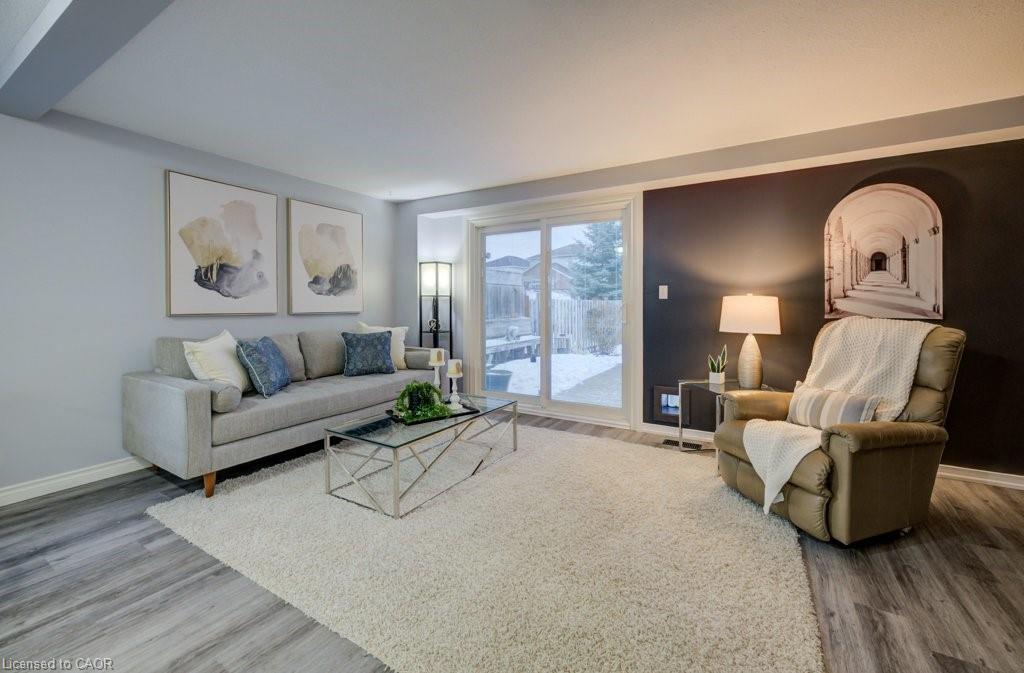33 Orchid Crescent, Kitchener, ON - Indoor Photo Showing Living Room