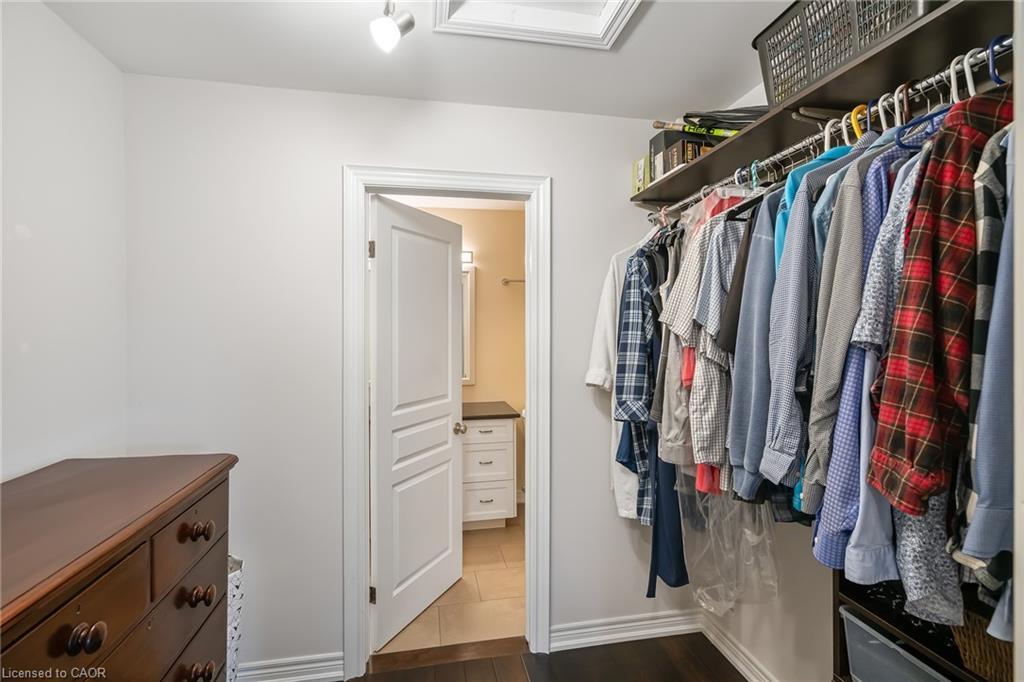 33-88 Lakeport Road, St. Catharines, ON - Indoor With Storage