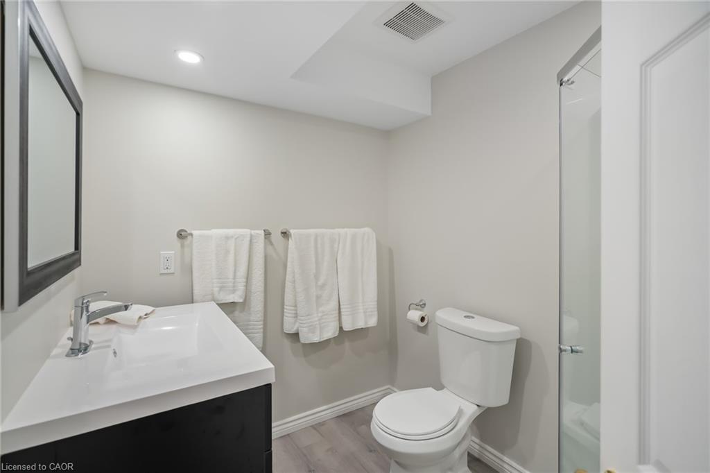 33-88 Lakeport Road, St. Catharines, ON - Indoor Photo Showing Bathroom