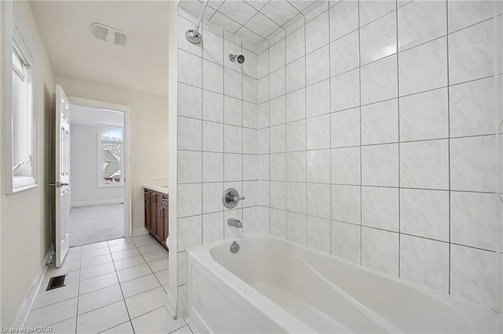 343 Northglen Boulevard, Bowmanville, ON - Indoor Photo Showing Bathroom